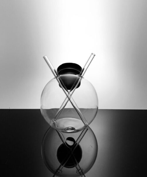 SPHERICAL CUP DOUBLE STRAW.